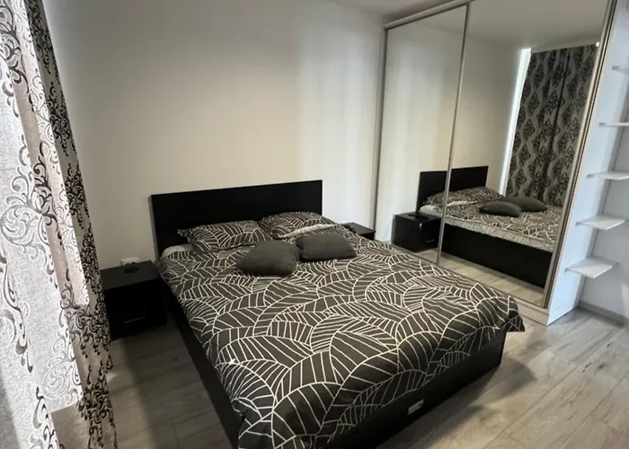 Oferim Spre Inchiriere De Lux Apartamento *